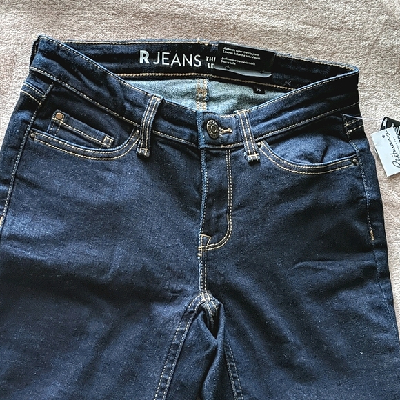 Jeans - Picture 2 of 3